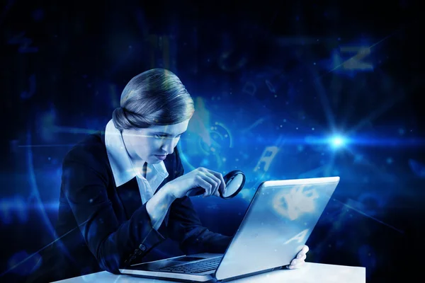 Redhead businesswoman using her laptop — Stock Photo, Image