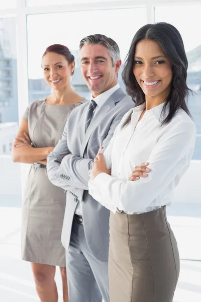 Empresária sorrindo no trabalho — Fotografia de Stock