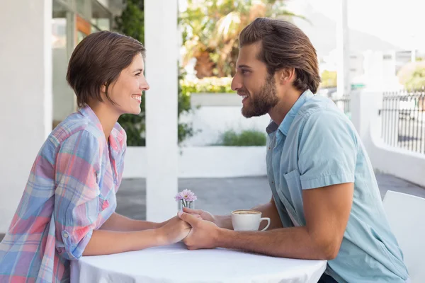 Casal feliz em um encontro — Fotografia de Stock