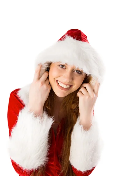 Ruiva festiva sorrindo para a câmera — Fotografia de Stock