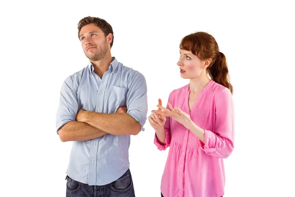 Mulher discutindo com homem indiferente — Fotografia de Stock
