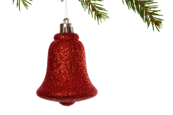枝からぶら下がっている赤のクリスマスの装飾 — ストック写真