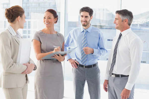 O empregado vai ter uma reunião de negócios. — Fotografia de Stock