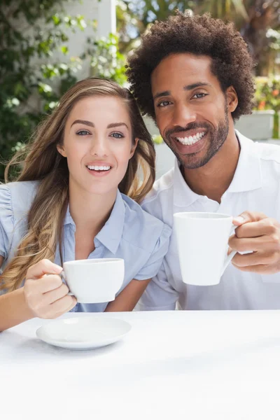 Щаслива пара з кавою разом — стокове фото