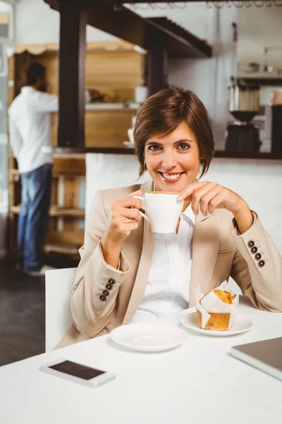 Pretty businesswoman working on her break — Stock Photo, Image