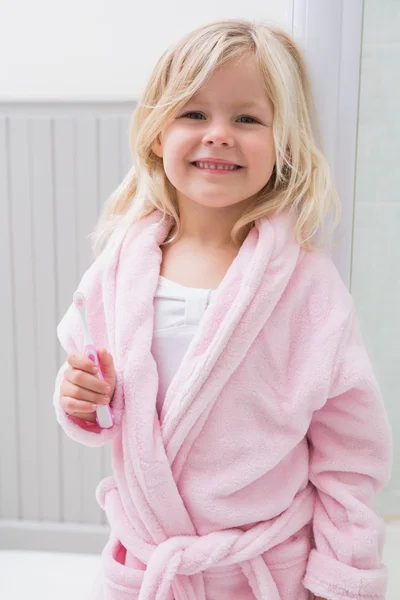 Ragazza lavarsi i denti a casa — Foto Stock