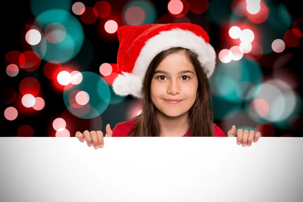 Bambina festiva mostrando carta — Foto Stock