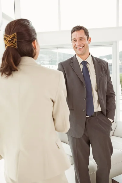 Jonge zakenmensen in functie — Stockfoto