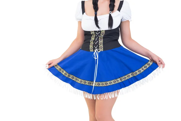 Oktoberfest meisje verspreiden haar rok — Stockfoto