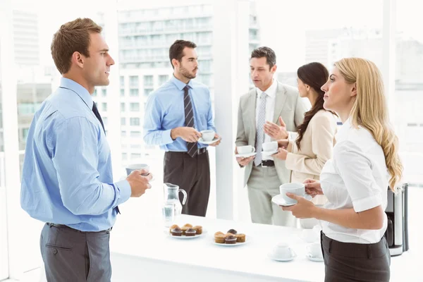 Werk team tijdens de pauzetijd in office — Stockfoto