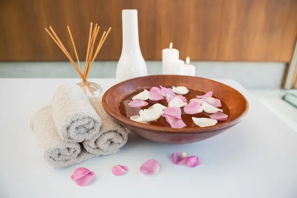 Towels and other spa objects — Stock Photo, Image