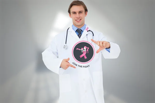 Arts met borst kanker bewustzijn bericht — Stockfoto