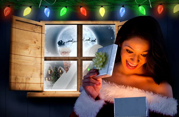 Seksi Noel Baba kız açılış hediyesi — Stok fotoğraf