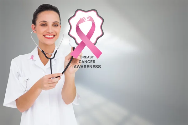 Medico con cancro al seno messaggio di consapevolezza — Foto Stock
