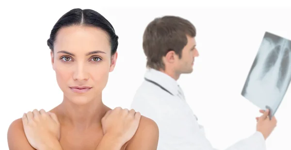 Beautiful model posing looking at camera — Stock Photo, Image