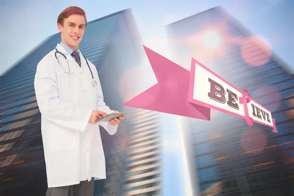 Doctor with breast cancer awareness message — Stock Photo, Image