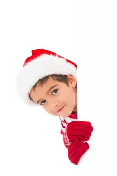 Niño festivo mostrando una tarjeta —  Fotos de Stock