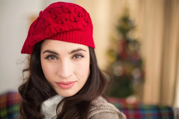 Retrato de uma bela morena no Natal — Fotografia de Stock