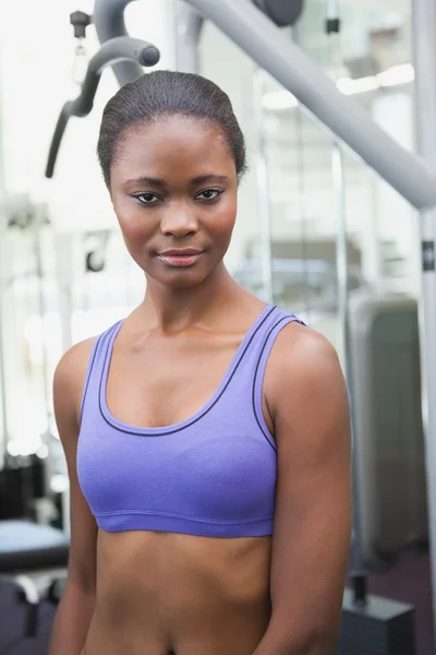 Fit vrouw kijken camera — Stockfoto