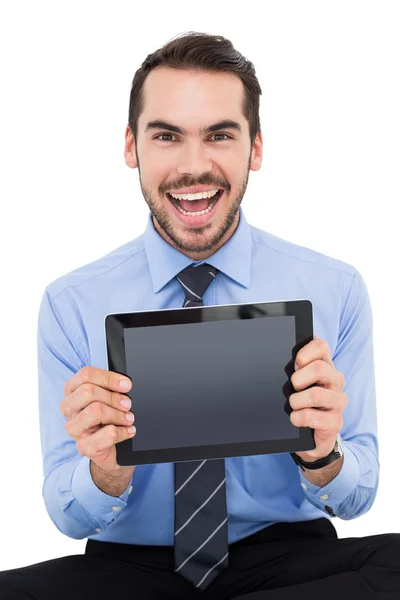 Feliz hombre de negocios mostrando su PC tableta — Foto de Stock