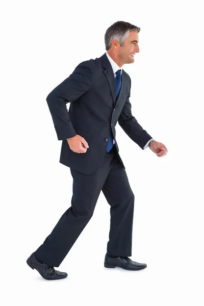 Hombre de negocios sonriente posando bien vestido — Foto de Stock