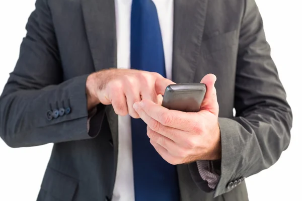 Zakenman sturen een SMS-bericht — Stockfoto