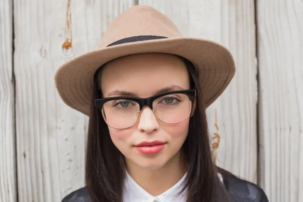 Pretty hipster posing for camera — Stock Photo, Image