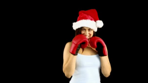 Świąteczny boks brunetka do aparatu — Wideo stockowe