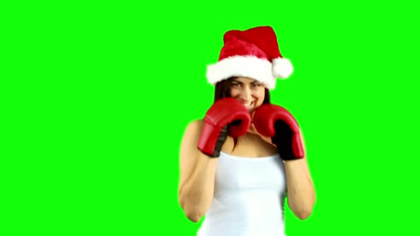 Festivo morena boxe para câmera — Vídeo de Stock