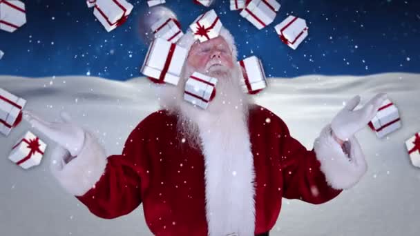 サンタ クリスマスの落下彼の手を上げるプレゼントします。 — ストック動画