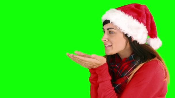 Slavnostní bruneta v santa hat nad rukou — Stock video