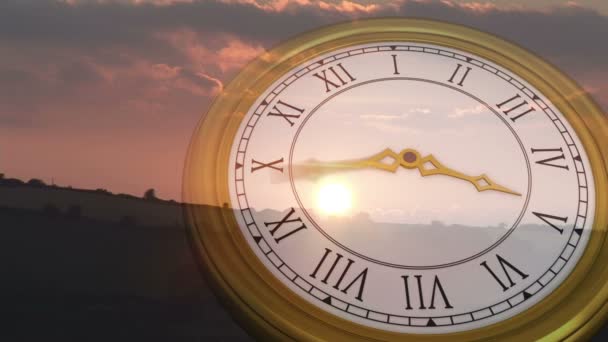 Horloge numérique romaine au coucher du soleil — Video