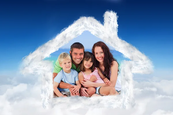 Portrait of a family at the beach — Stock Photo, Image