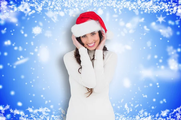 Brune festive souriant — Photo