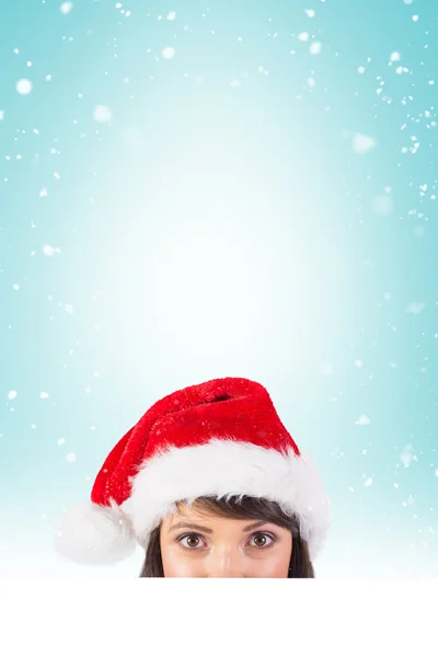 Mujer bonita en sombrero de Santa — Foto de Stock