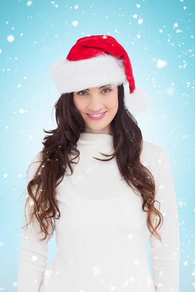 Brunette in santa hat glimlachen — Stockfoto