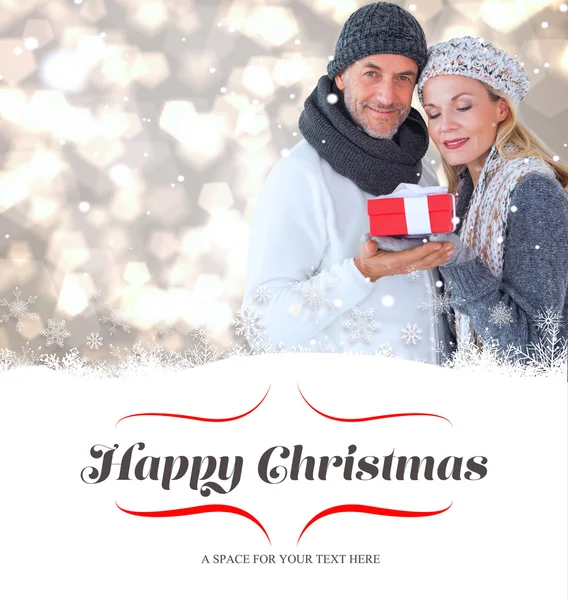 Vintern par med gåva — Stockfoto