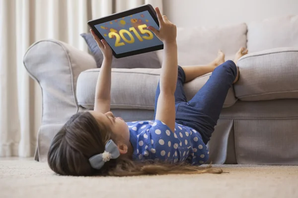 Meisje met digitale tablet — Stockfoto