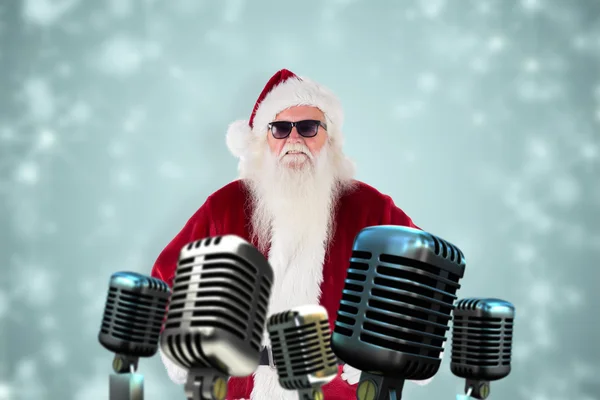 Santa Claus visel fekete napszemüveg — Stock Fotó