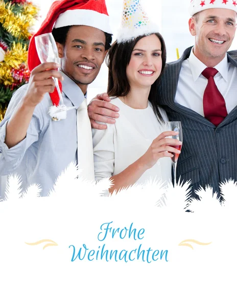 Vereintes Geschäftsteam trinkt Champagner — Stockfoto