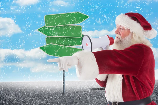 Santa gebruikt megafoon — Stockfoto