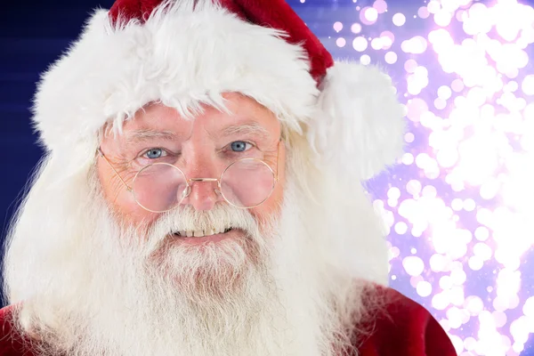 Babbo Natale sorridente alla fotocamera — Foto Stock