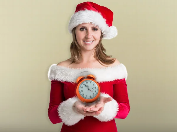 Bella ragazza in costume da Babbo Natale — Foto Stock