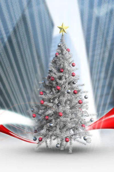 Árbol de Navidad con nieve cayendo — Foto de Stock