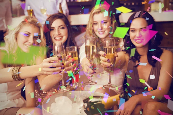 Pretty friends drinking champagne together — Stock Photo, Image