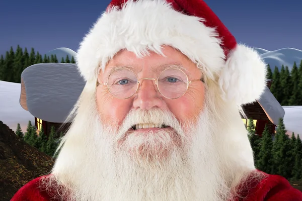 Weihnachtsmann lächelt in die Kamera — Stockfoto