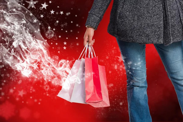 Mujer sosteniendo bolsa de compras — Foto de Stock