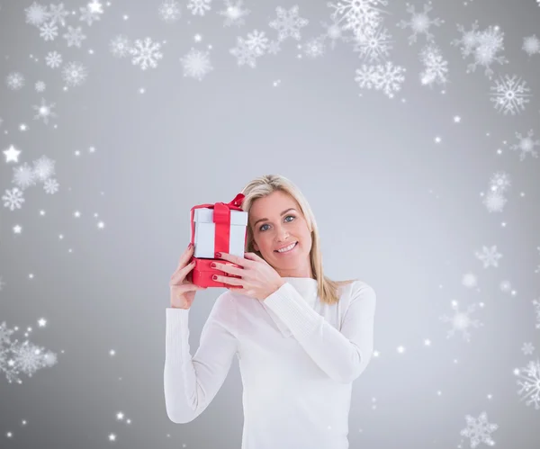 Blonde bedrijf geschenken — Stockfoto