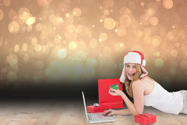 Happy Woman online winkelen — Stockfoto