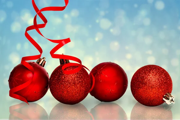 Fyra röda bollen Juldekoration — Stockfoto